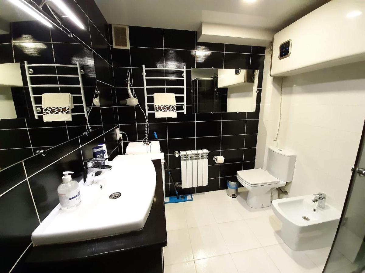 Charlotte -Двухуровневая Студия В Центре Krementsjoek Buitenkant foto
